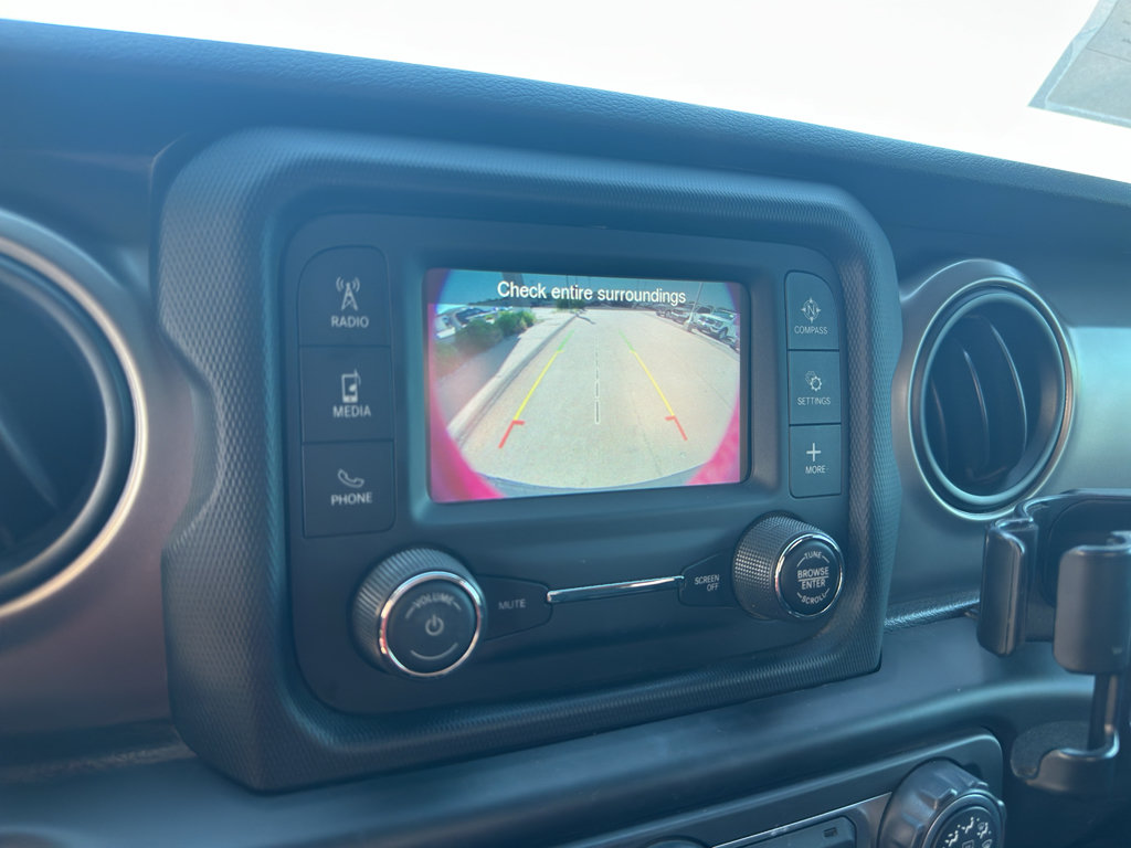 Used 2018 Jeep Wrangler Sport AWD/4WD image 18