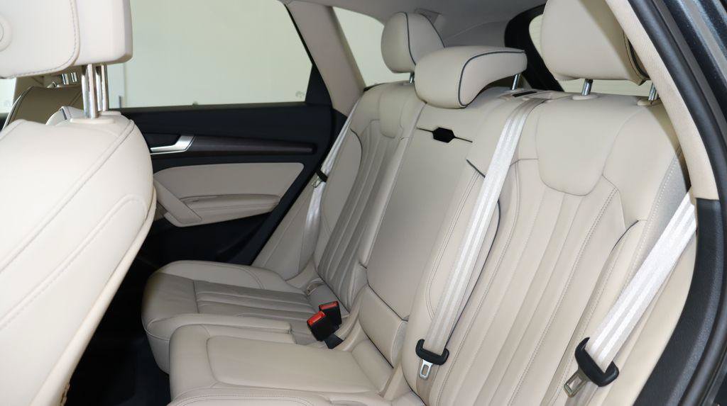 Used 2023 Audi Q5 e Premium Plus w/ Premium Plus Package AWD/4WD image 25