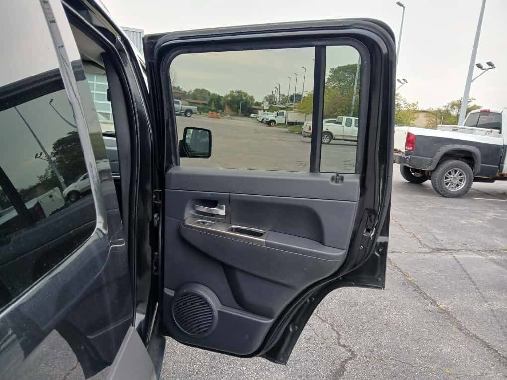 Used 2011 Jeep Liberty Renegade image 16