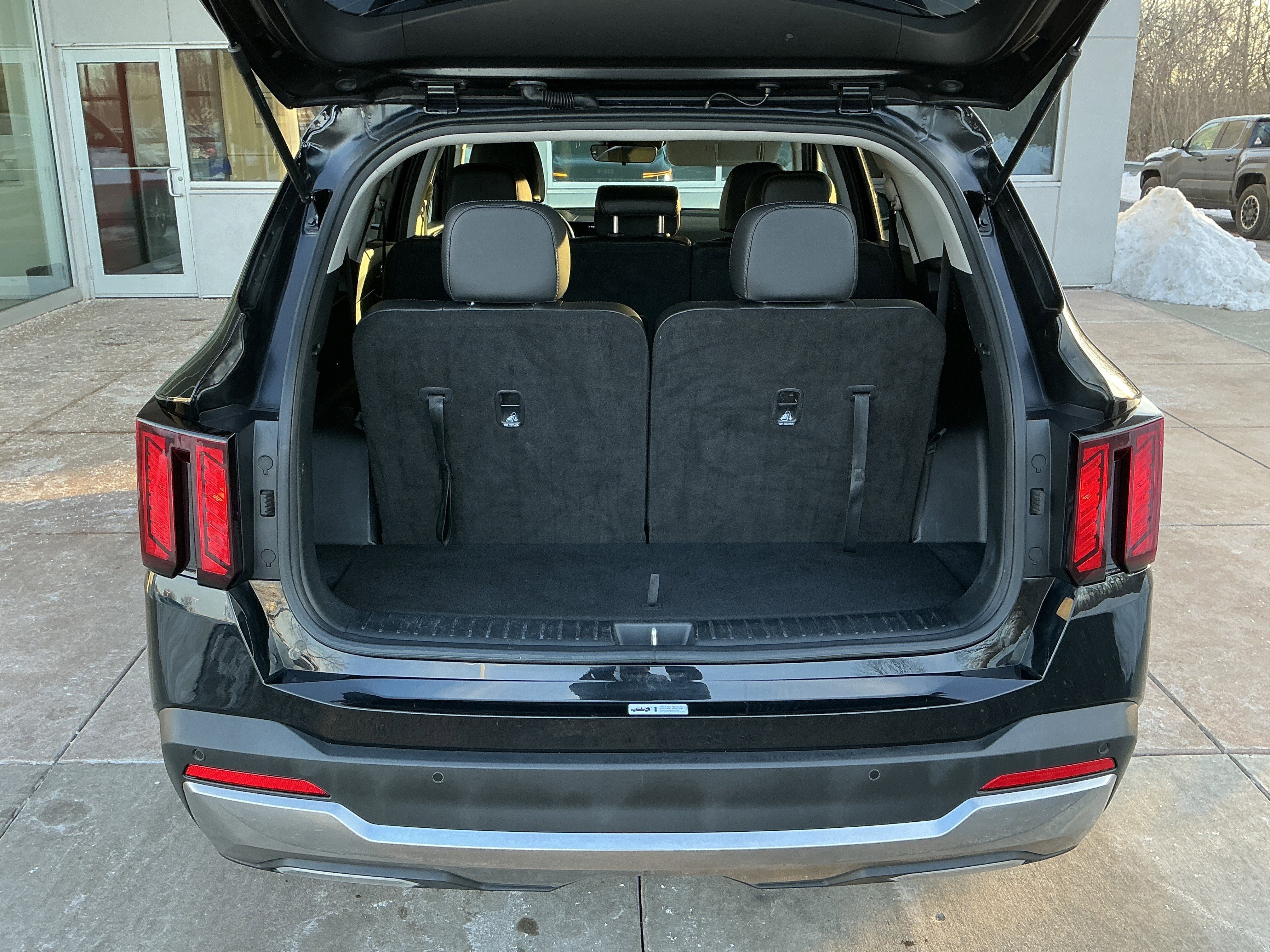 Used 2024 Kia Sorento S image 24