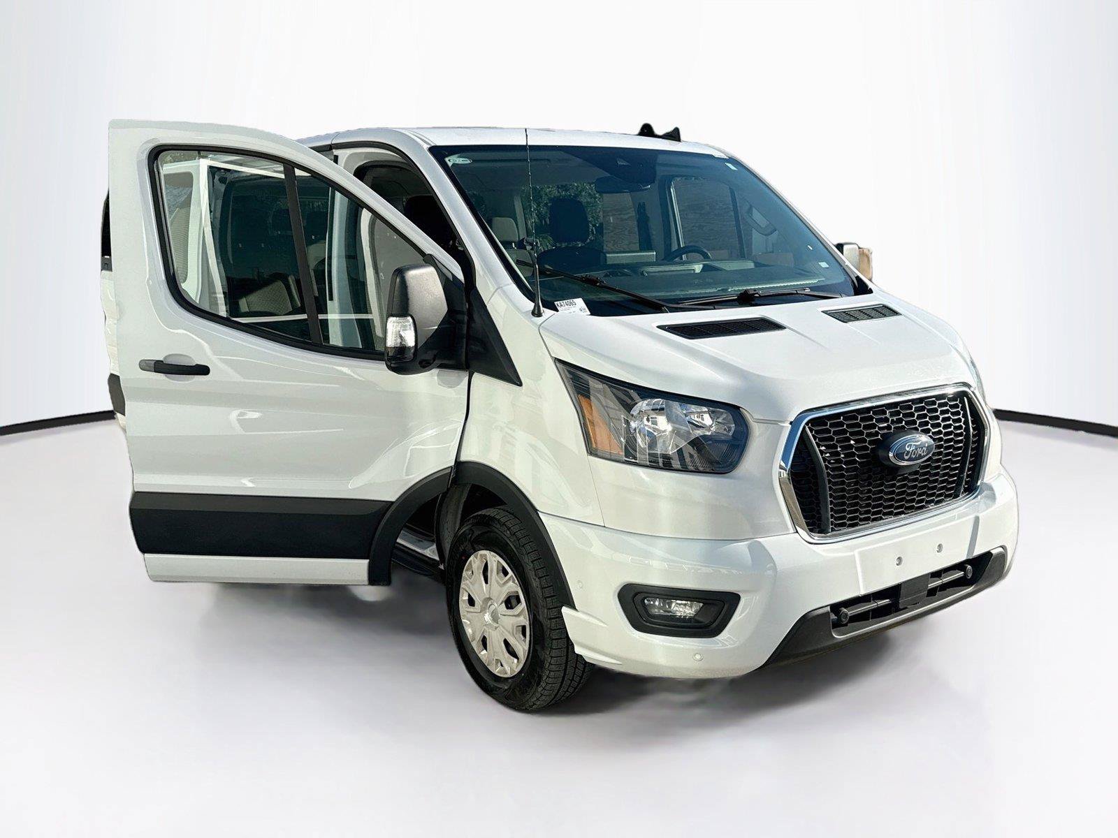 Used 2024 Ford Transit 350 XLT RWD image 35