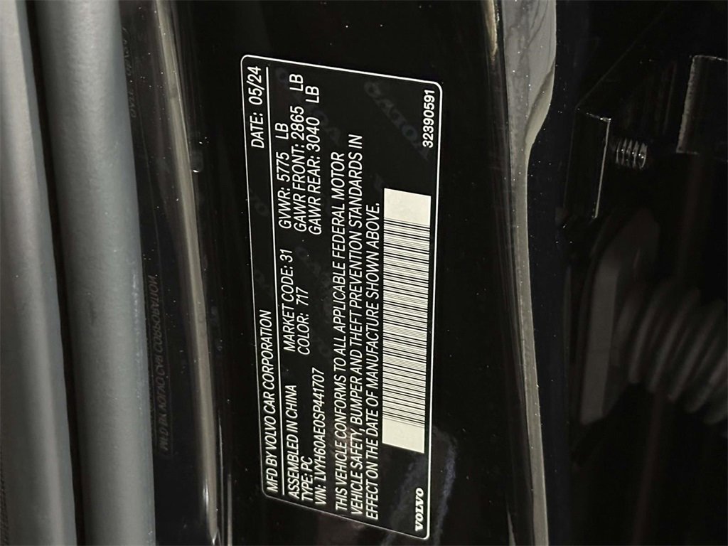 Used 2025 Volvo S90 T8 Plus image 30