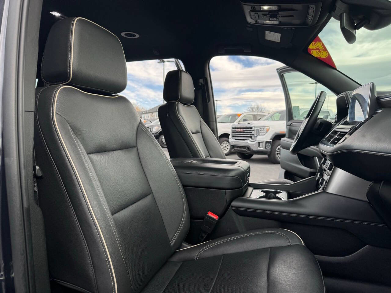 Used 2023 Chevrolet Suburban Premier image 41