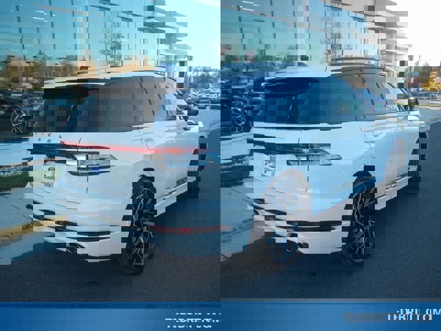 Used 2025 Lincoln Aviator Black Label w/ Jet Appearance Package image 7