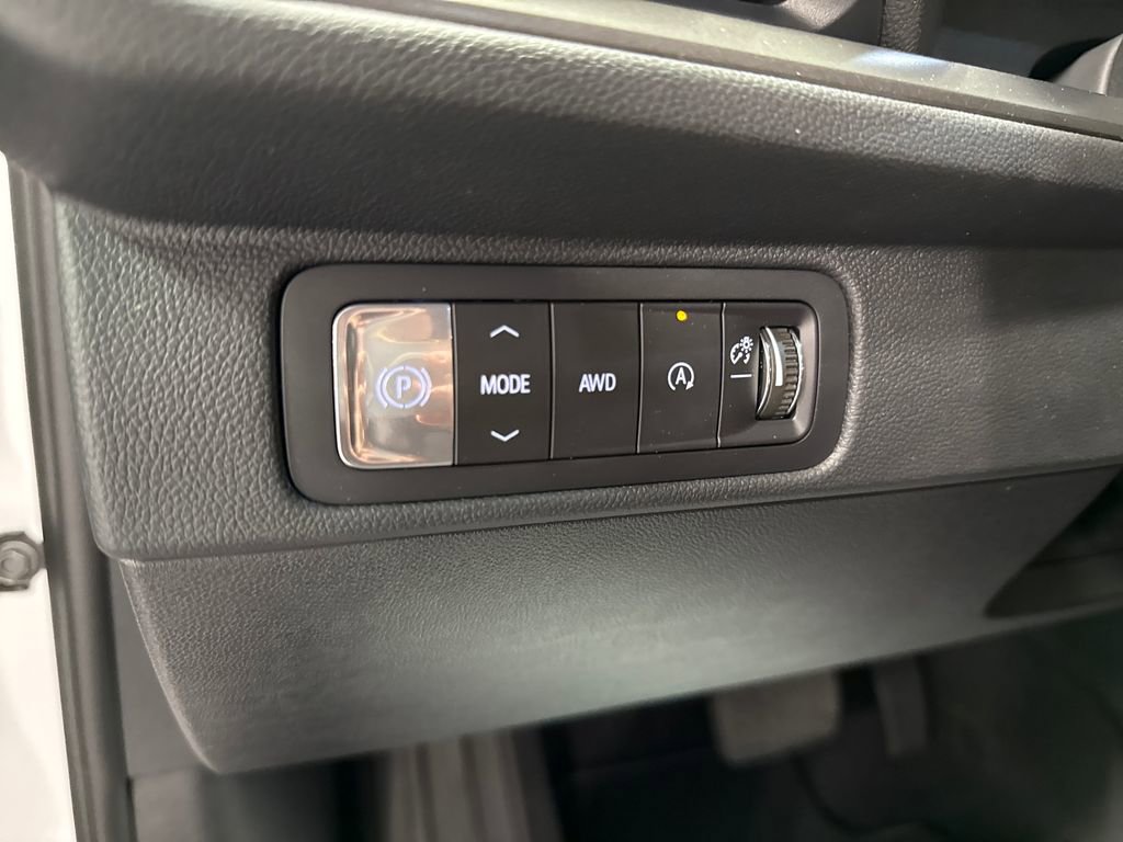 New 2026 Chevrolet Traverse LT w/ Midnight/Sport Edition AWD/4WD image 10