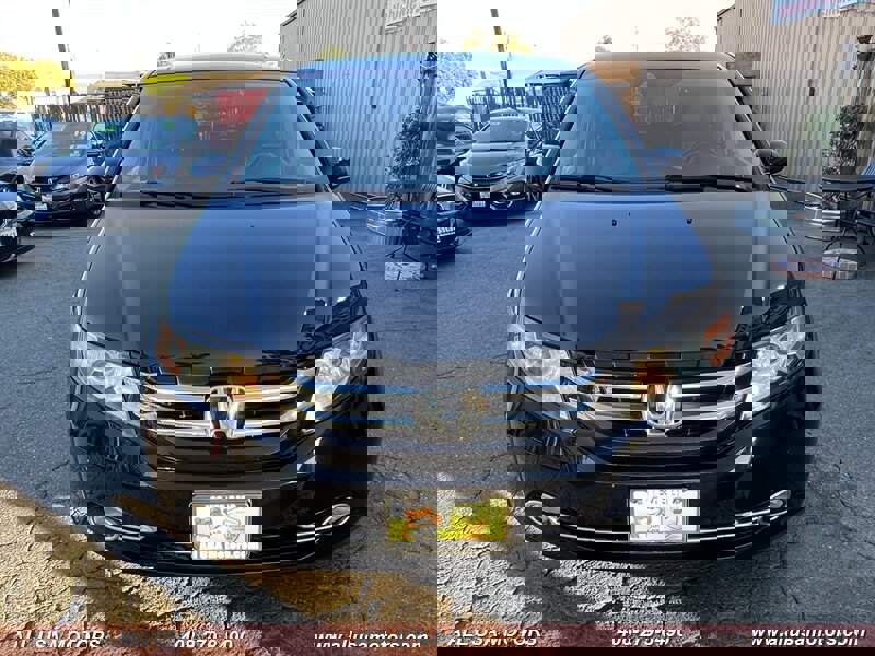 Used 2016 Honda Odyssey Touring Elite image 4