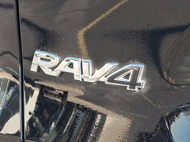 Used 2022 Toyota RAV4 XLE image 33