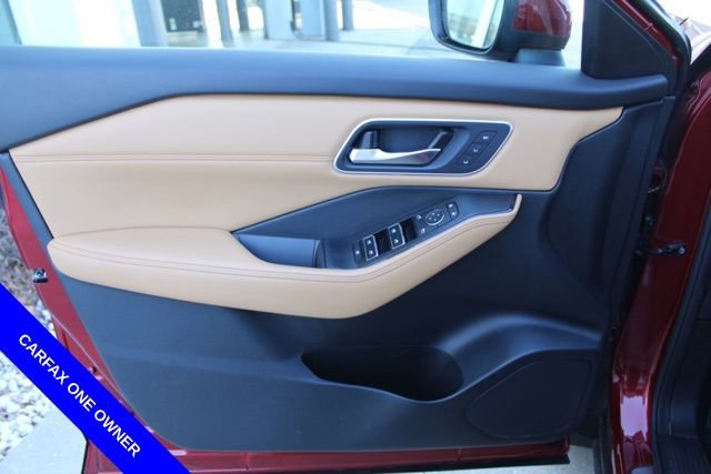 Used 2021 Nissan Rogue Platinum image 16