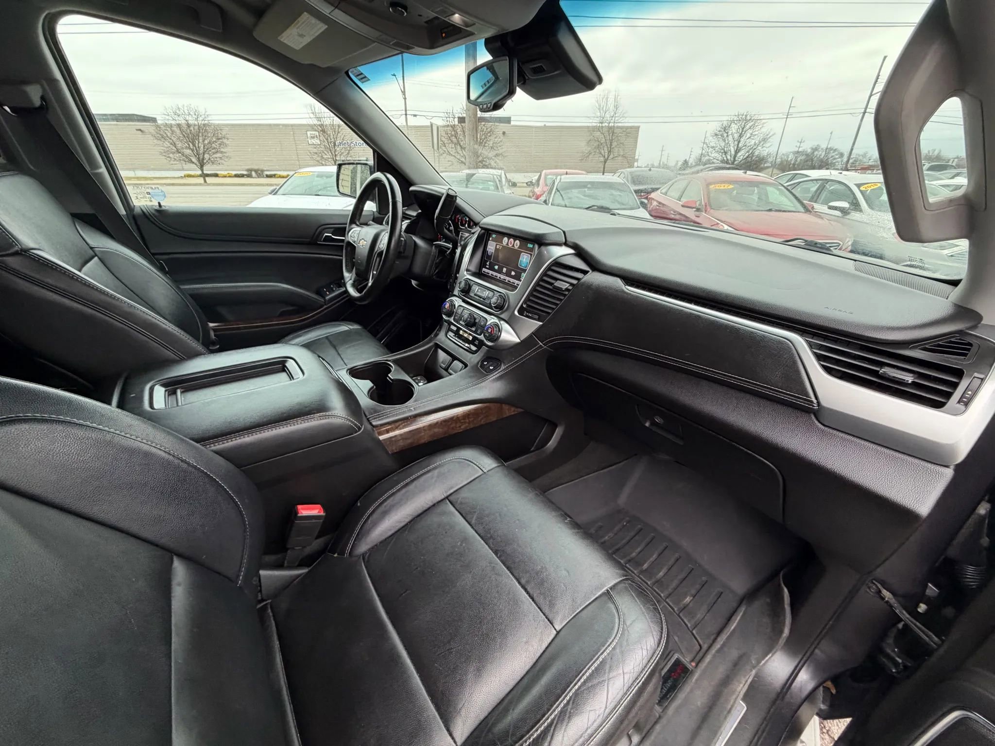 Used 2015 Chevrolet Suburban LT w/ Luxury Package AWD/4WD image 34