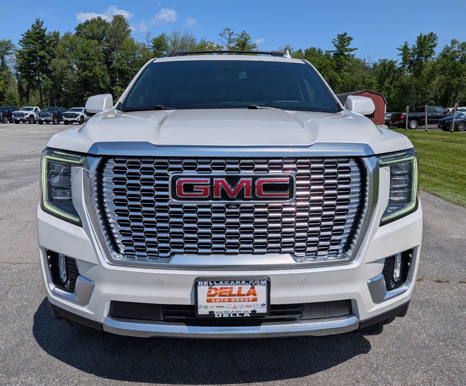 Used 2024 GMC Yukon XL Denali AWD/4WD image 2