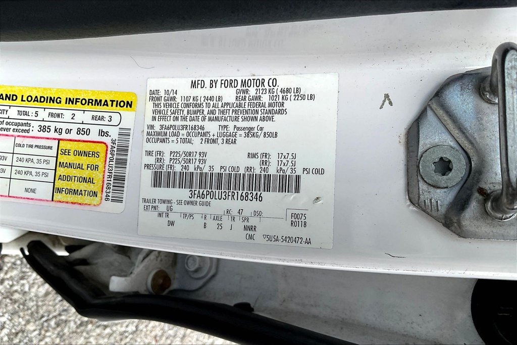 Used 2015 Ford Fusion SE FWD image 19