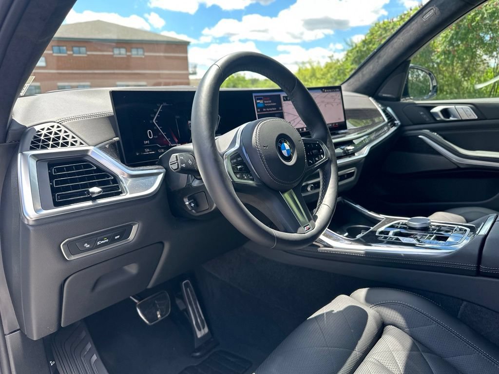 New 2026 BMW X7 xDrive40i w/ M Sport Package AWD/4WD image 17