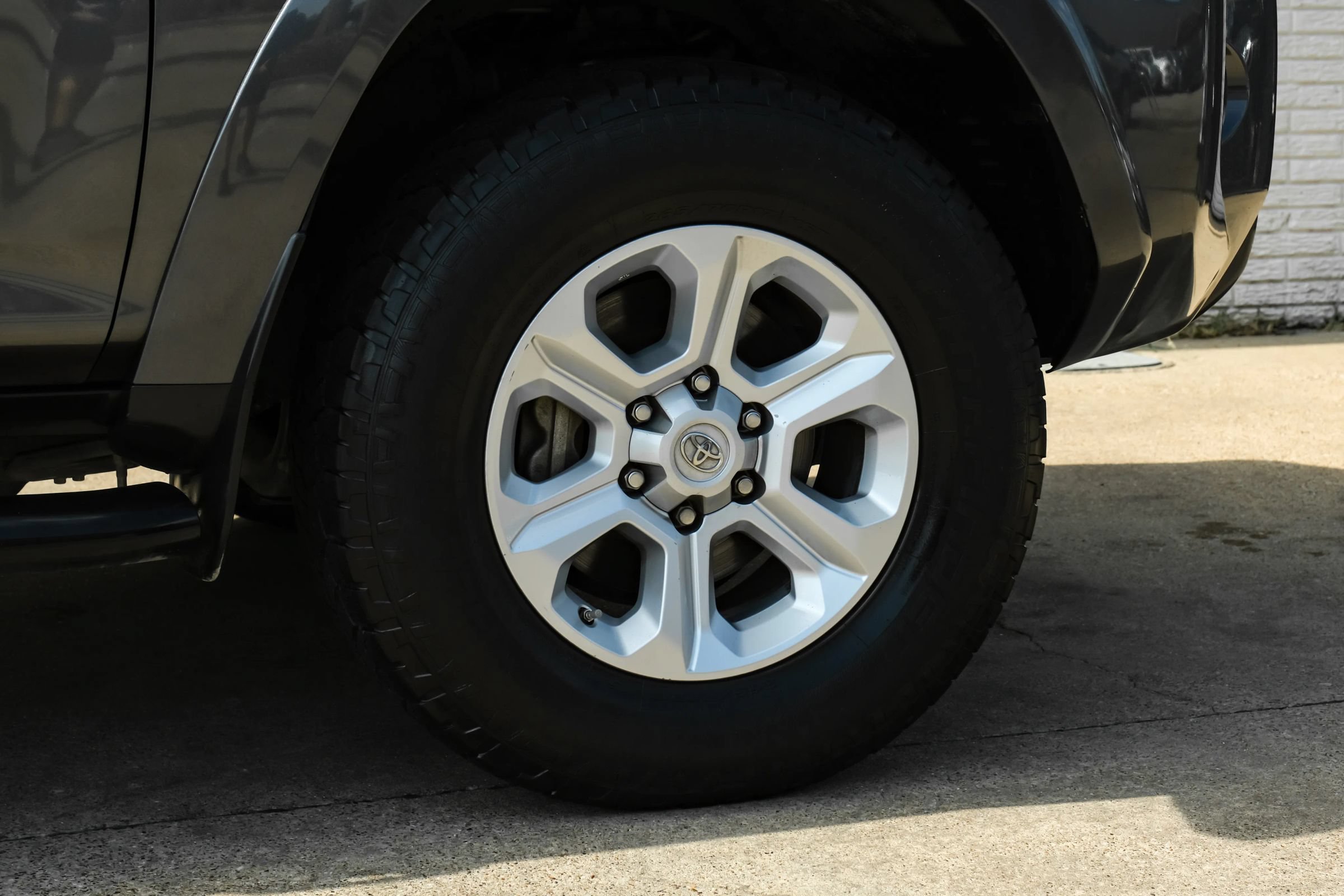 Used 2018 Toyota 4Runner SR5 Premium AWD/4WD image 50