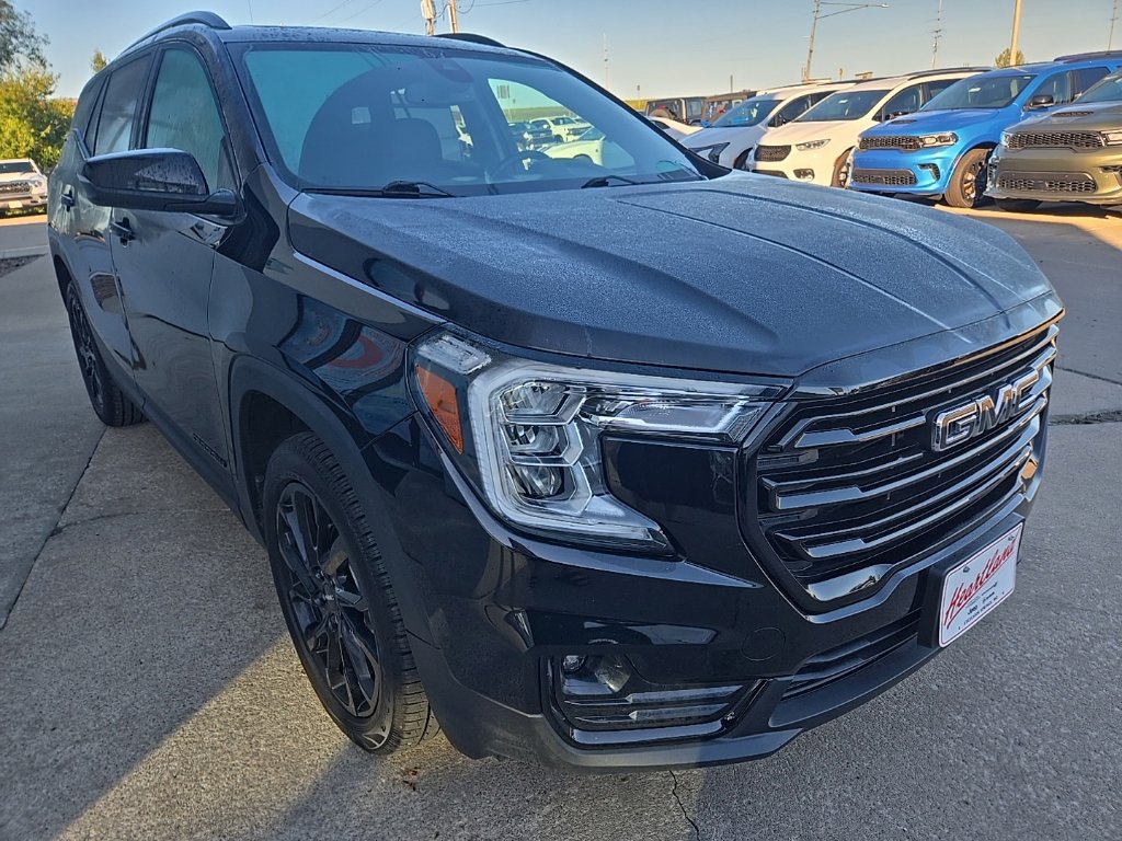 Used 2024 GMC Terrain SLT w/ Elevation Edition AWD/4WD image 37