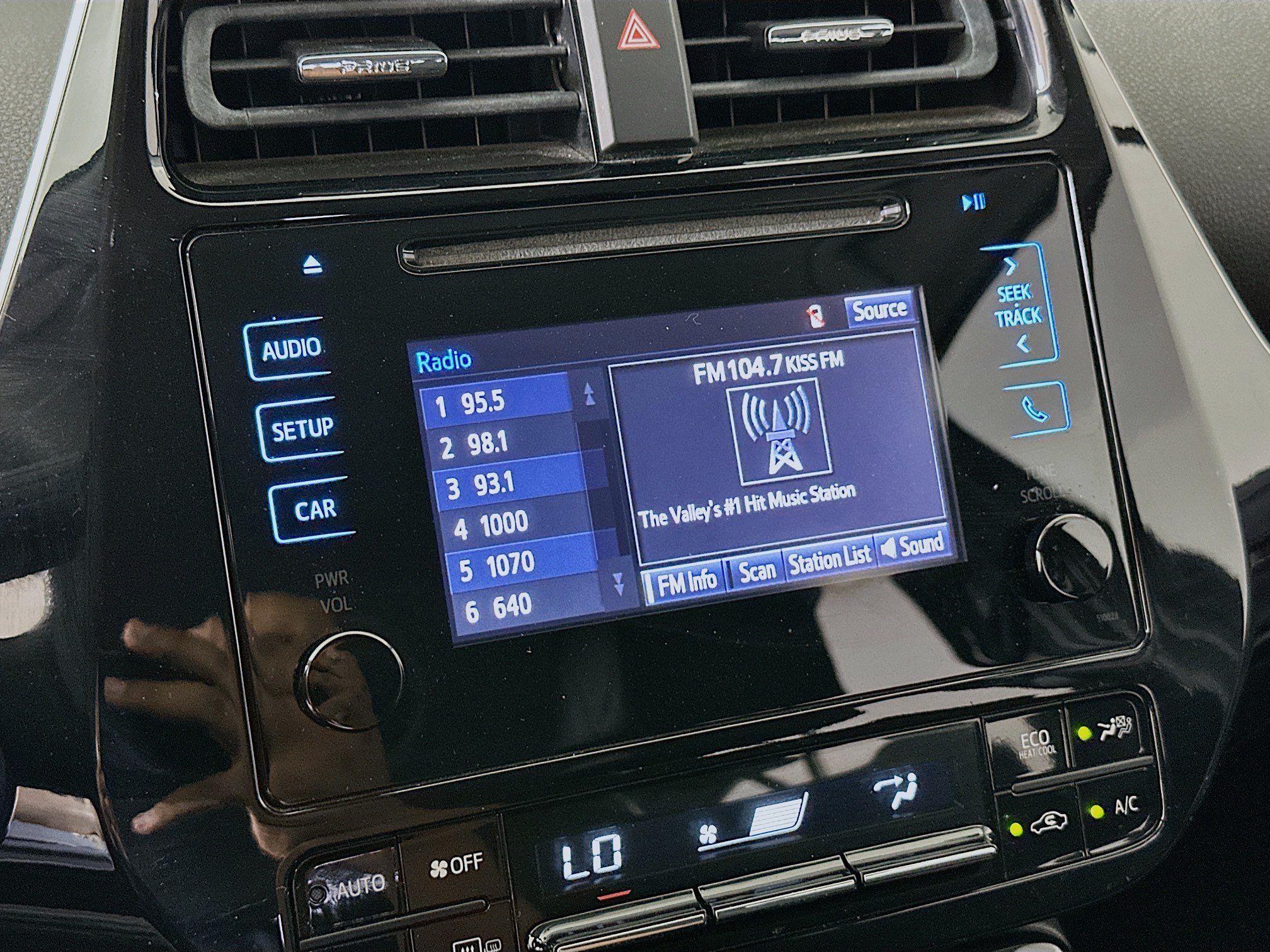 Used 2016 Toyota Prius Two FWD image 19