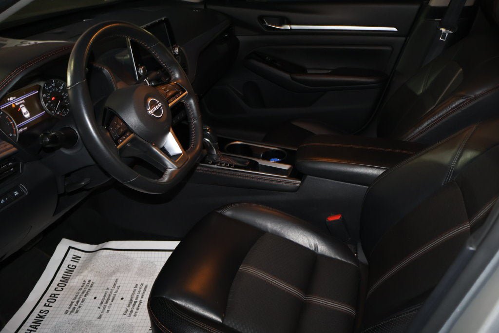 Used 2024 Nissan Altima 2.5 SR FWD image 5