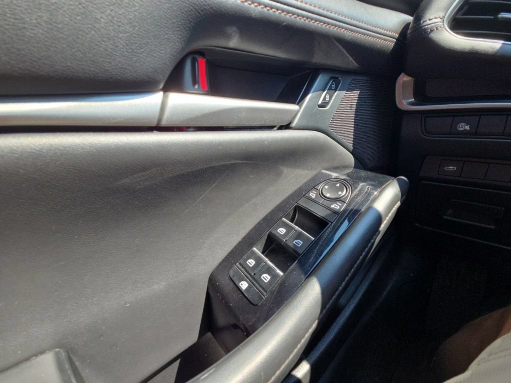 Used 2024 MAZDA MAZDA3 s FWD image 30