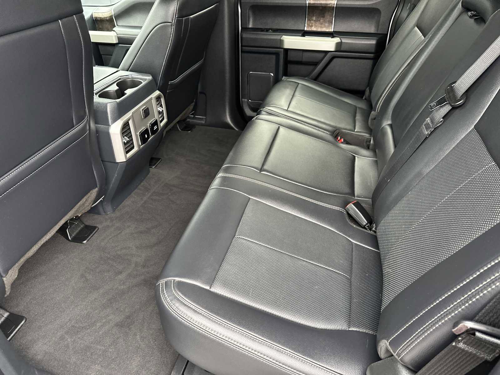 Used 2022 Ford F250 Lariat w/ Chrome Package image 21