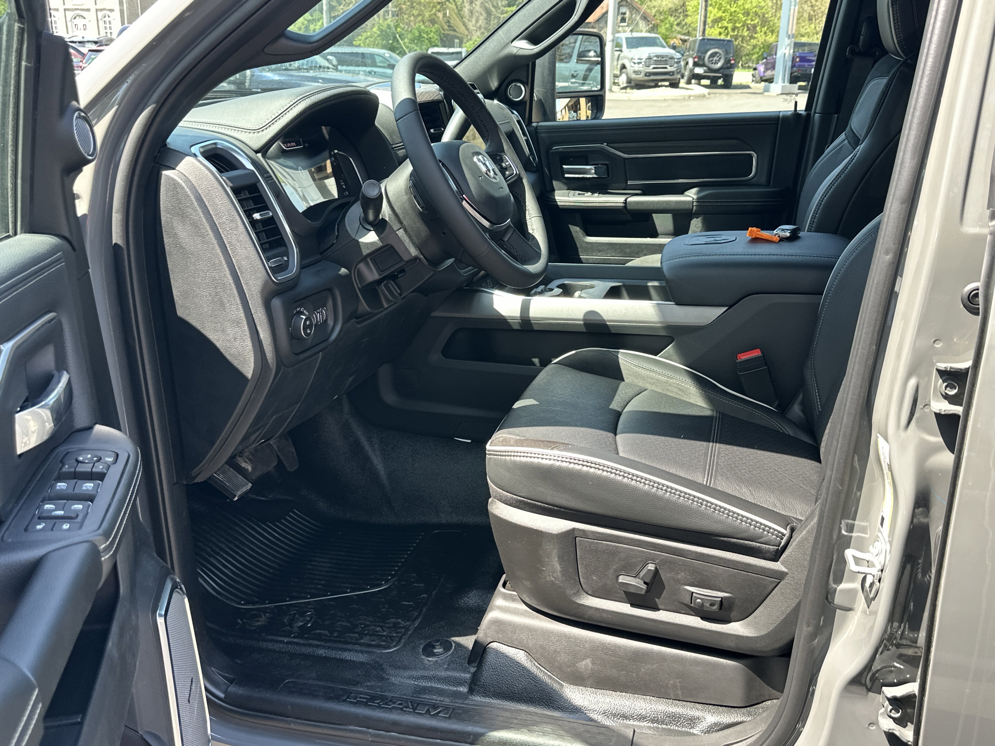 New 2026 RAM 5500 4x4 Crew Cab w/ Laramie Trim Package image 26
