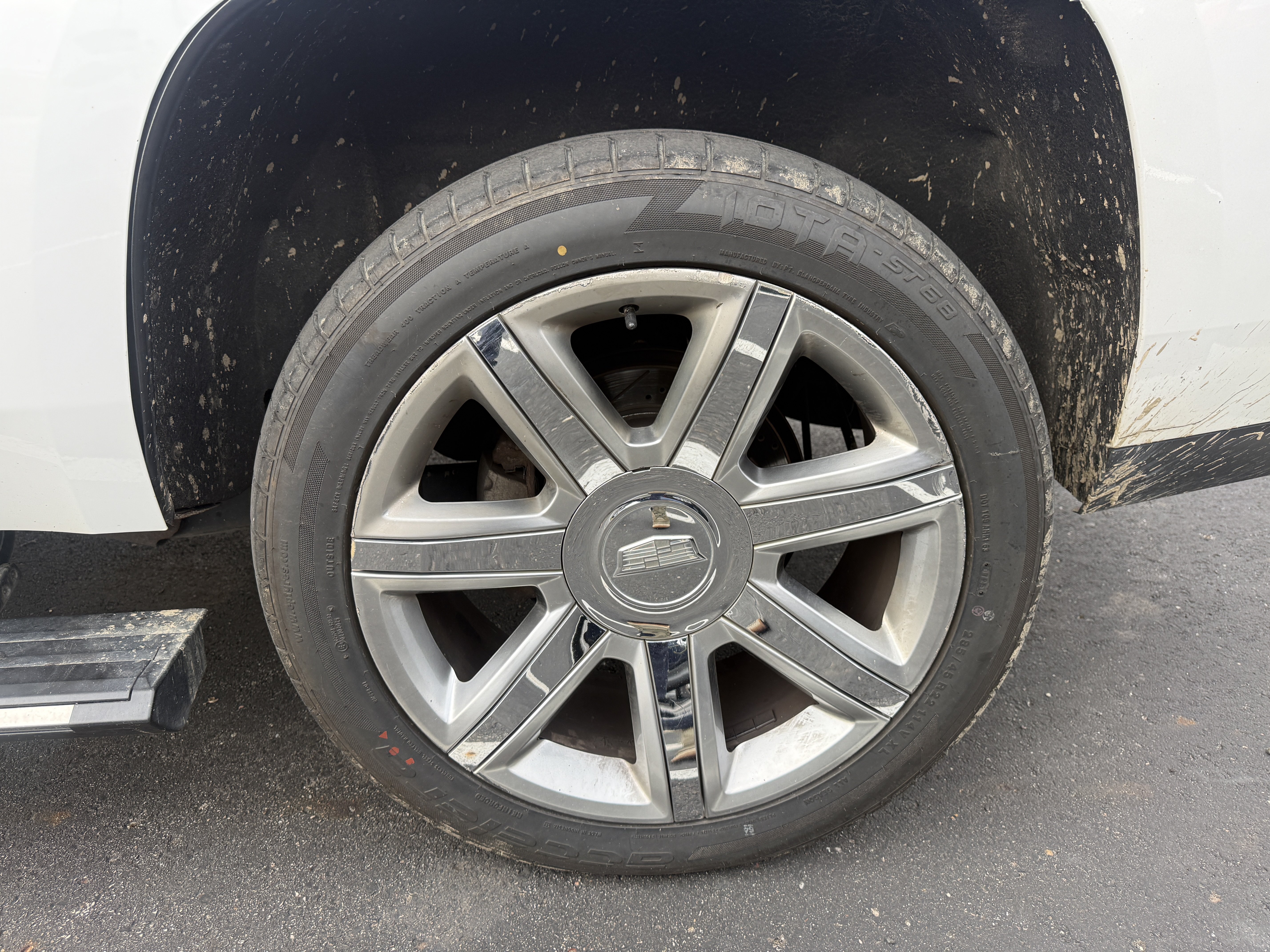 Used 2017 Cadillac Escalade Premium Luxury AWD/4WD image 14