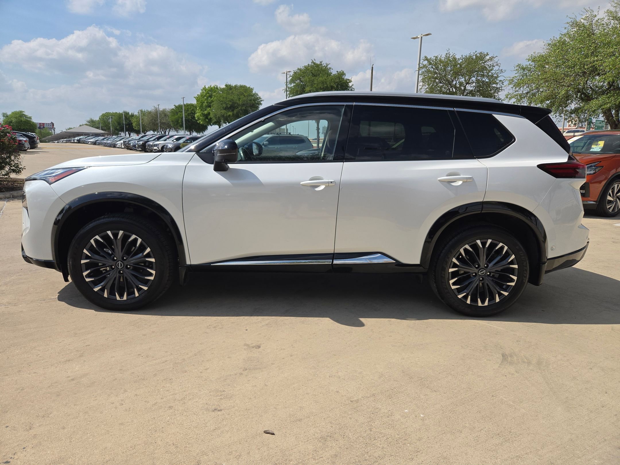 Certified 2024 Nissan Rogue Platinum w/ Platinum Premium Package image 7