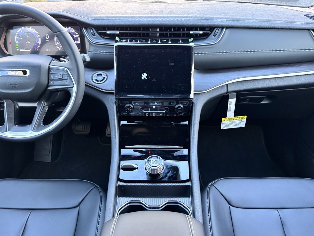 New 2025 Jeep Grand Cherokee Limited image 11