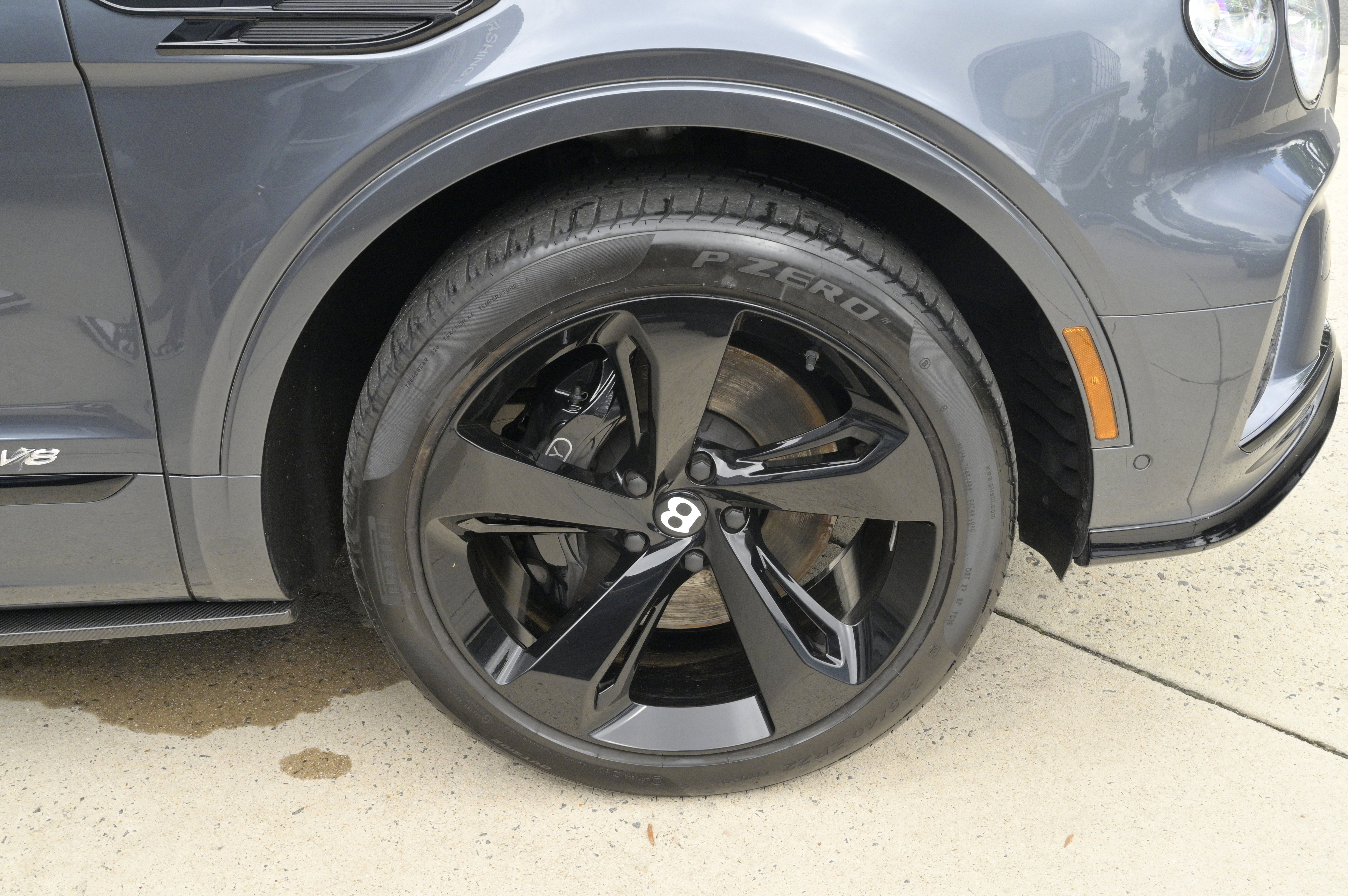 Used 2021 Bentley Bentayga image 12