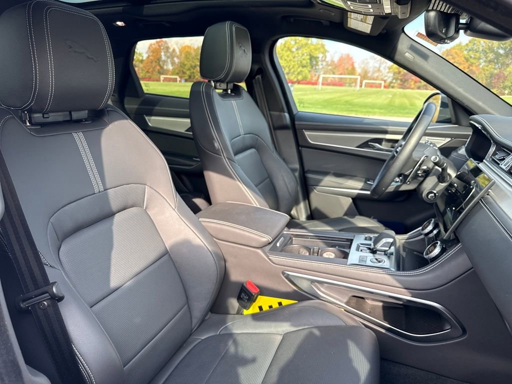 Used 2026 Jaguar F-PACE R-Dynamic S AWD/4WD image 17