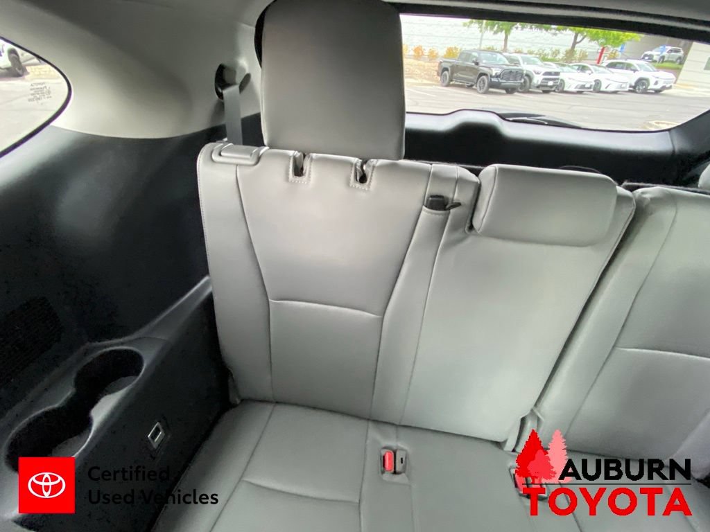 Certified 2024 Toyota Highlander Platinum AWD/4WD image 23