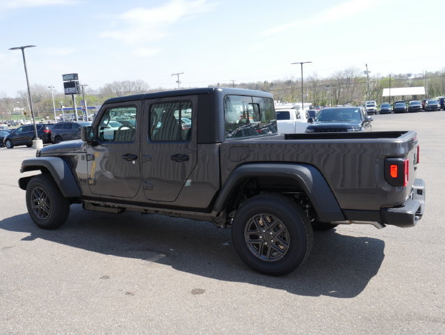 New 2026 Jeep Gladiator Sport AWD/4WD image 8