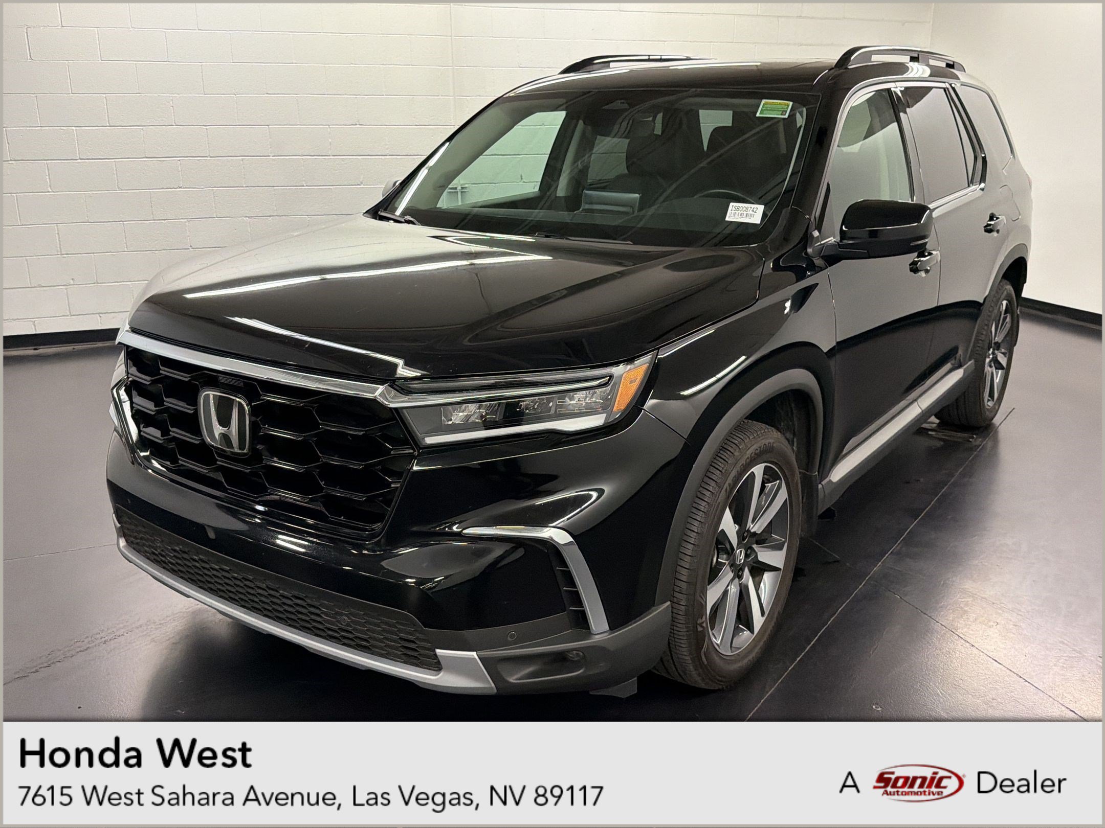 Certified 2025 Honda Pilot Touring