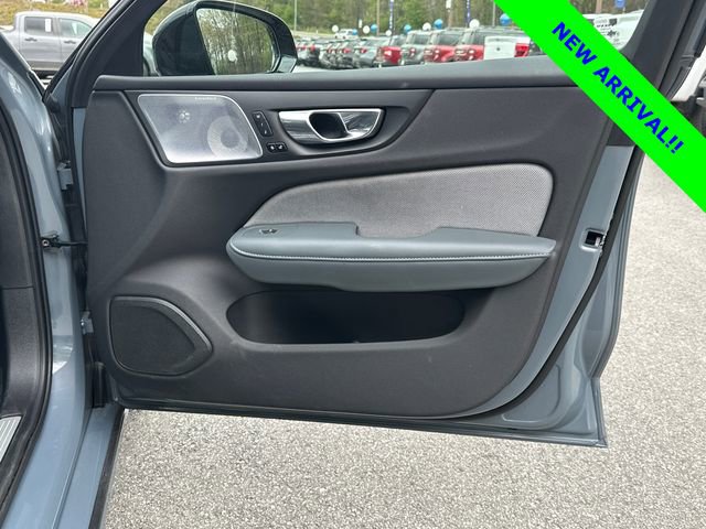 Used 2022 Volvo S60 B5 R-Design image 14