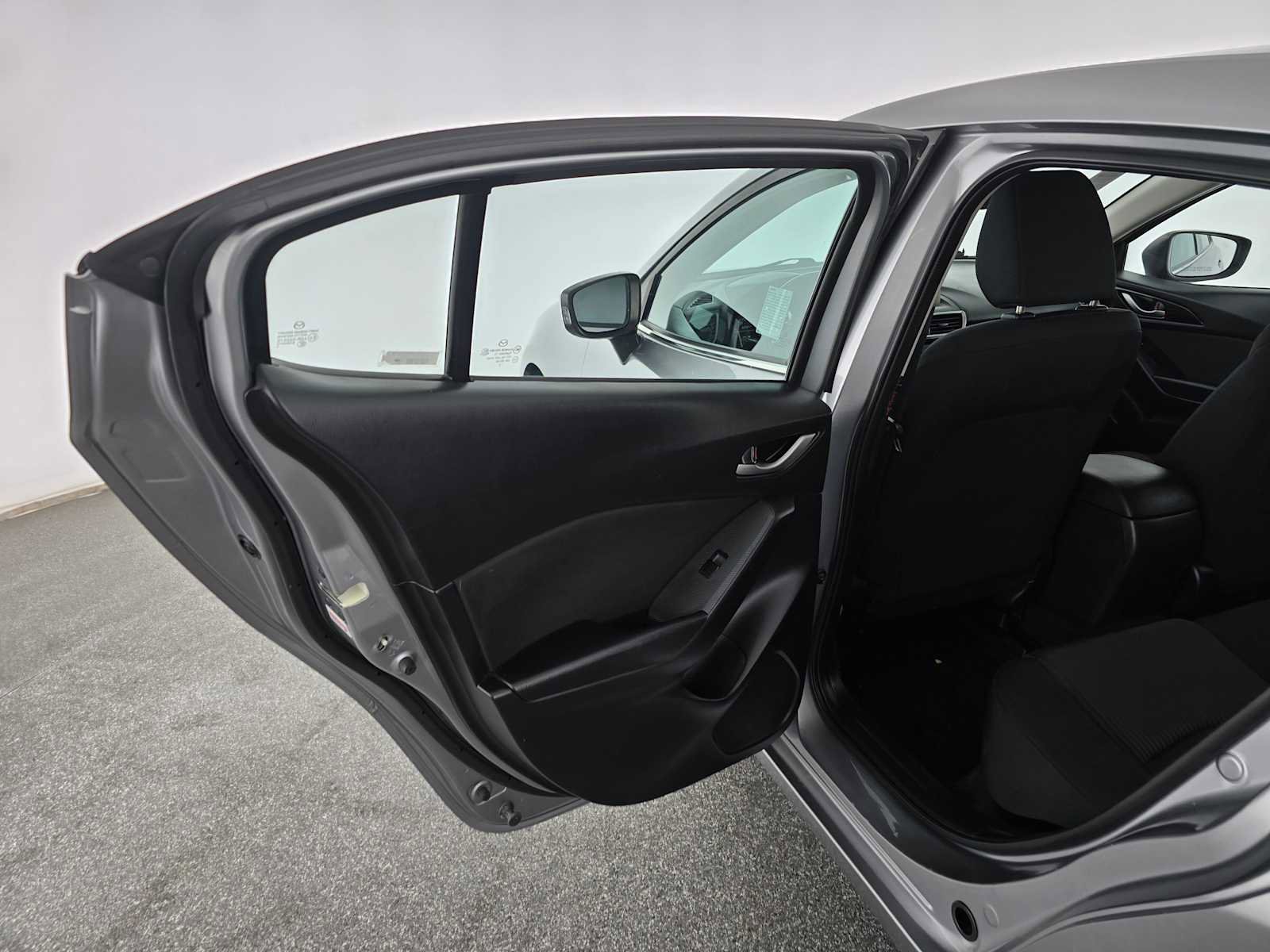Used 2016 MAZDA MAZDA3 i Touring w/ Popular Equipment Package image 15