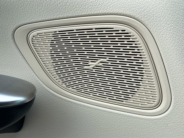 Used 2025 Mercedes-Benz GLC 300 4MATIC image 20