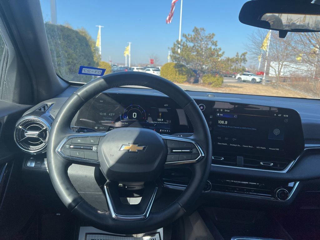 Used 2025 Chevrolet Equinox LT image 23