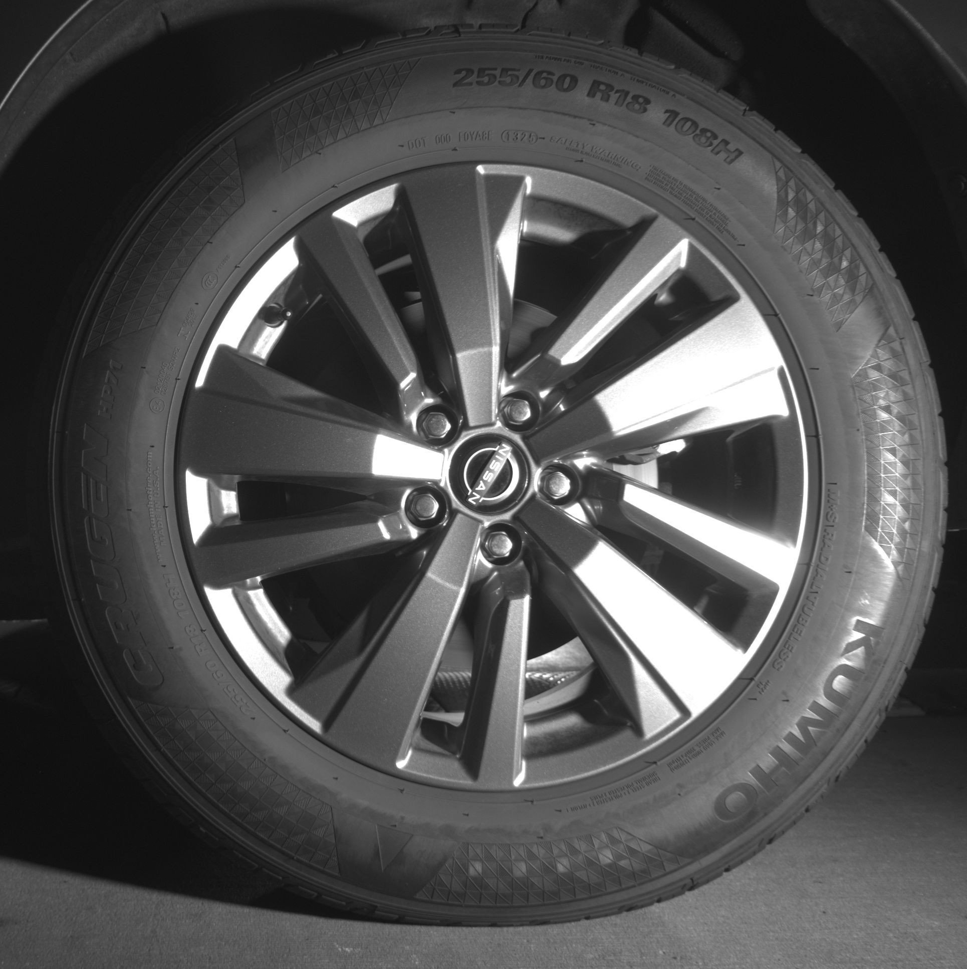 Used 2025 Nissan Pathfinder SV image 14