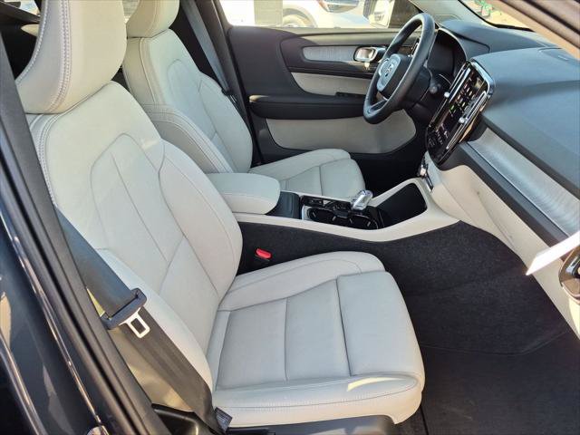 New 2026 Volvo XC40 B5 Plus w/ Protection Package Premier AWD/4WD image 14