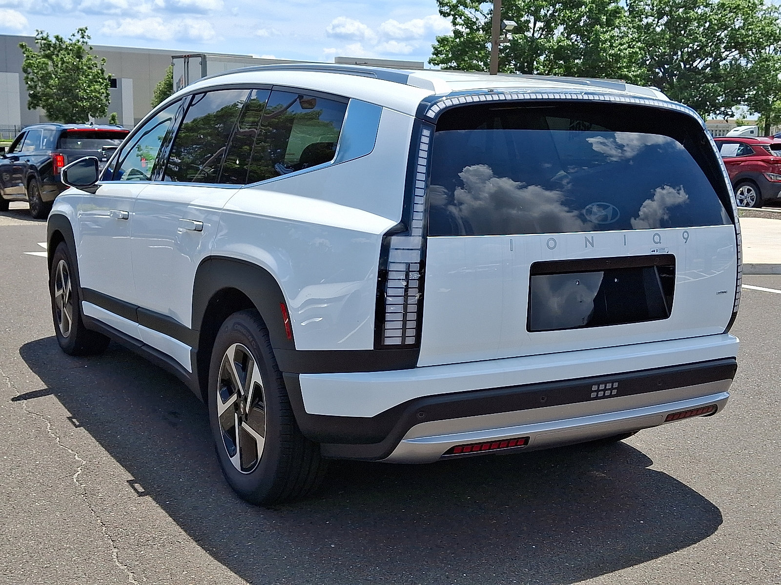 New 2026 Hyundai Ioniq 9 SE image 4