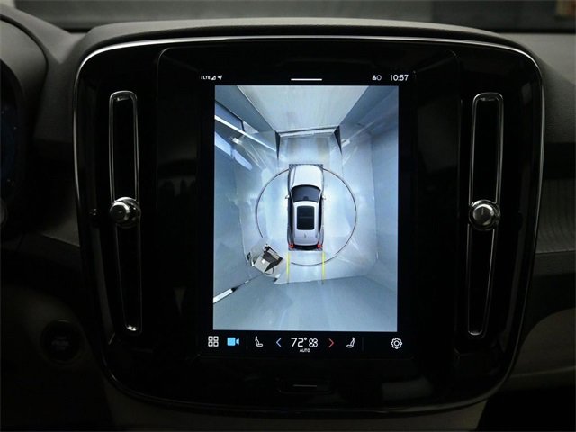 Used 2025 Volvo XC40 B5 Ultra image 12