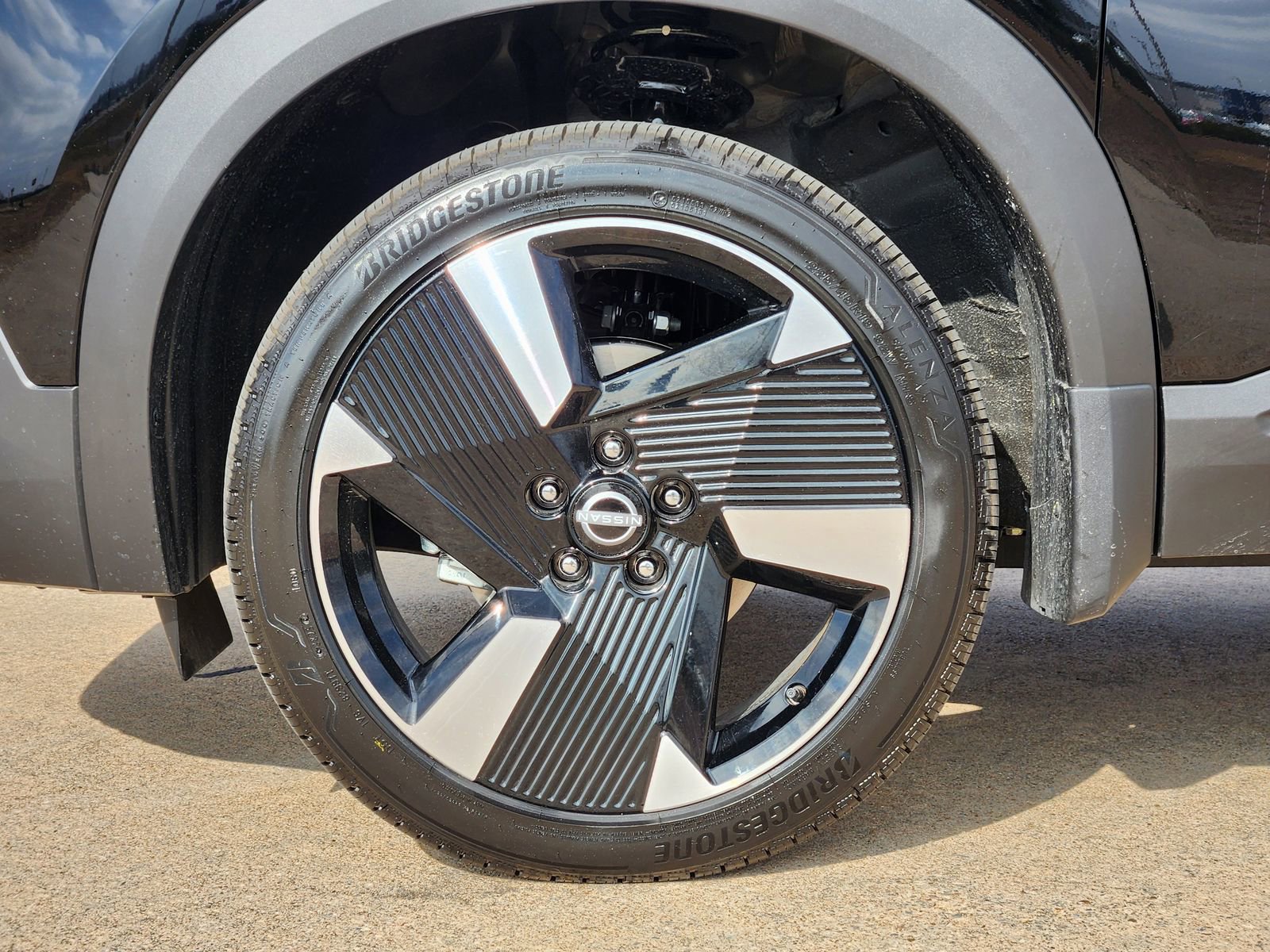 New 2026 Nissan Kicks SR image 11