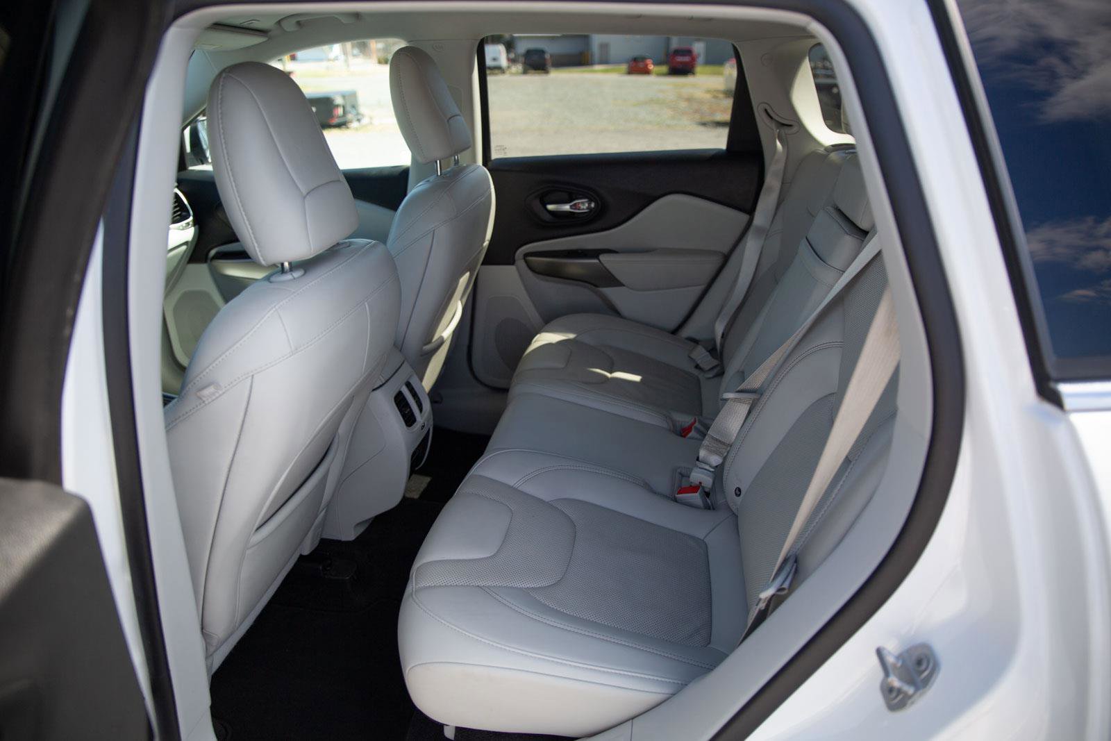 Used 2019 Jeep Cherokee Limited image 22