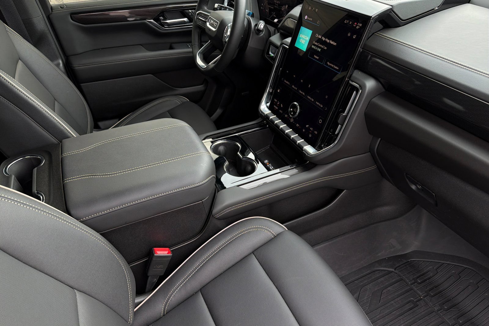 New 2026 GMC Yukon Elevation AWD/4WD image 18