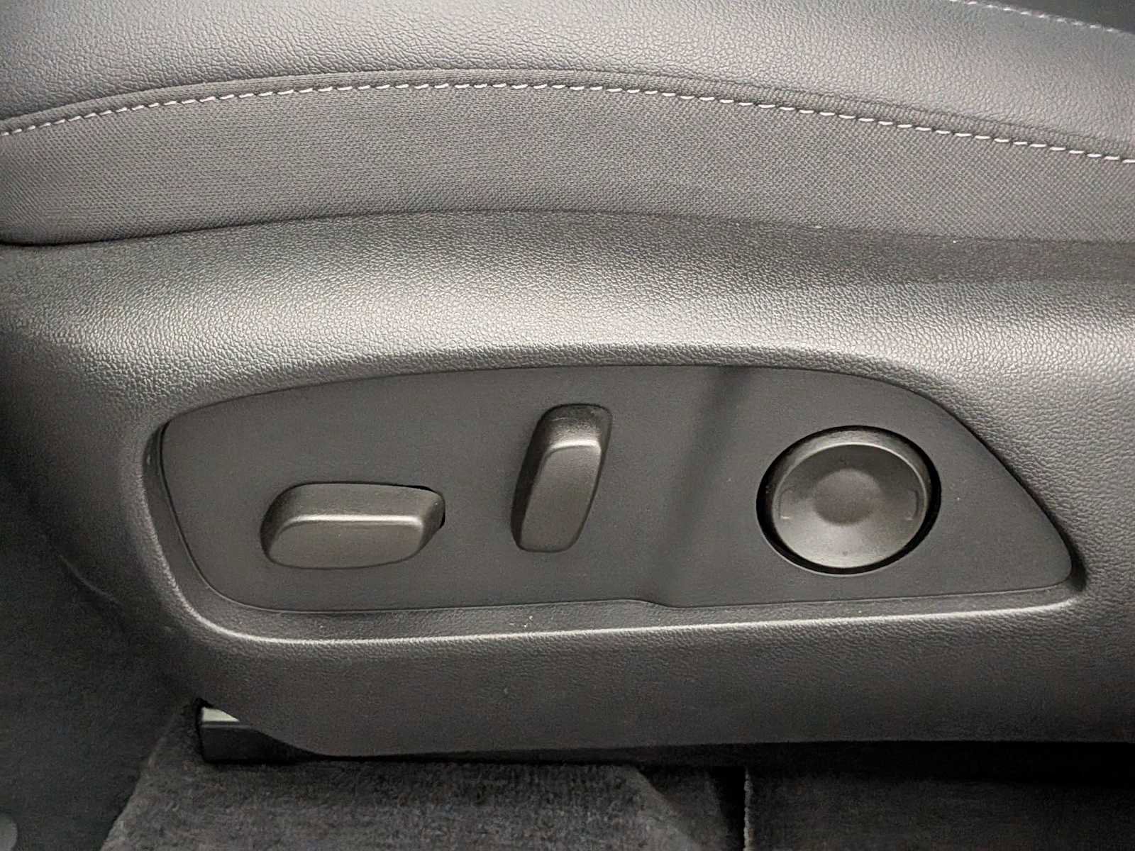 New 2026 Chevrolet Equinox LT w/ Convenience Package II image 17