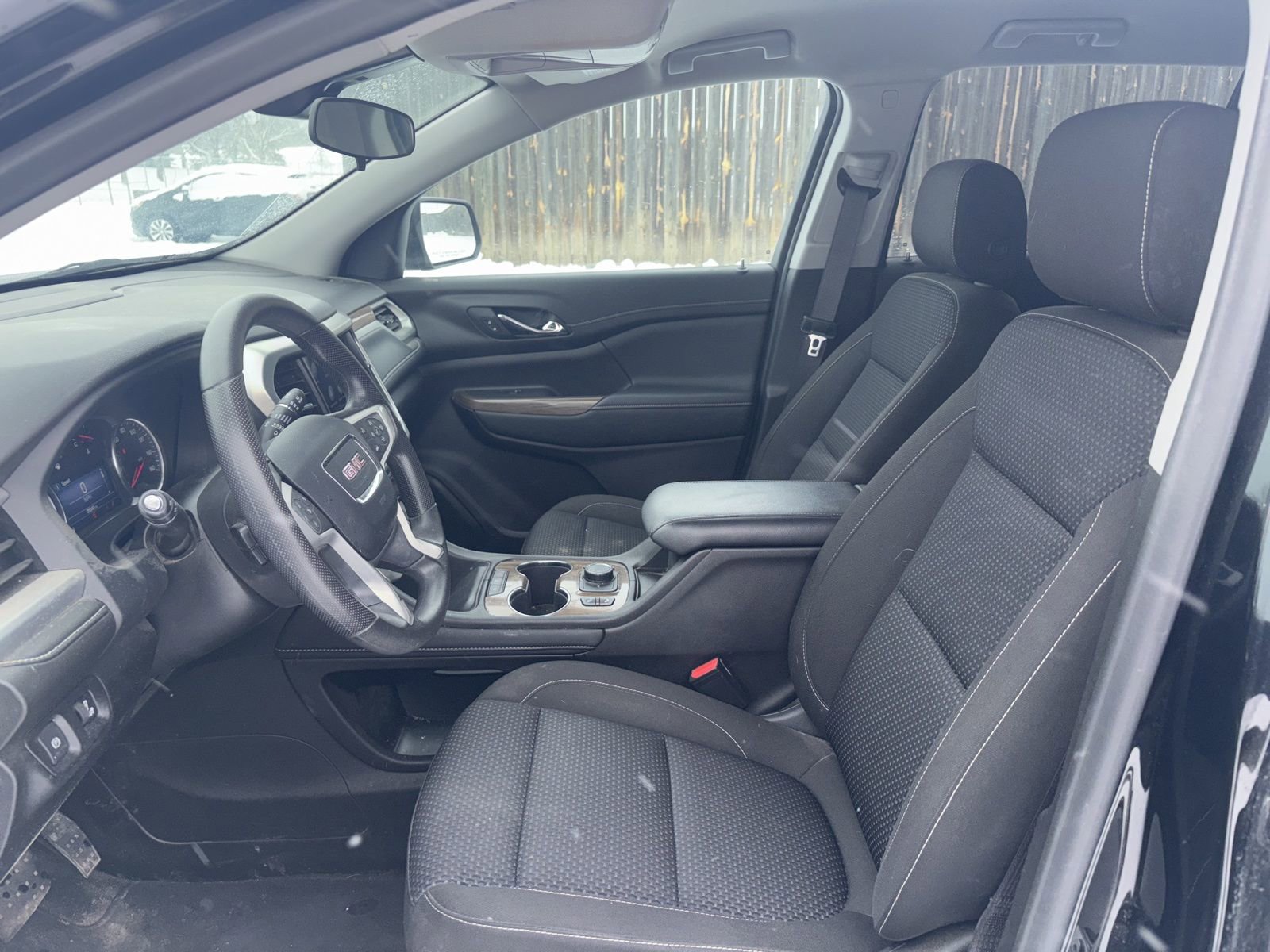 Used 2023 GMC Acadia SLE w/ Driver Convenience Package image 11