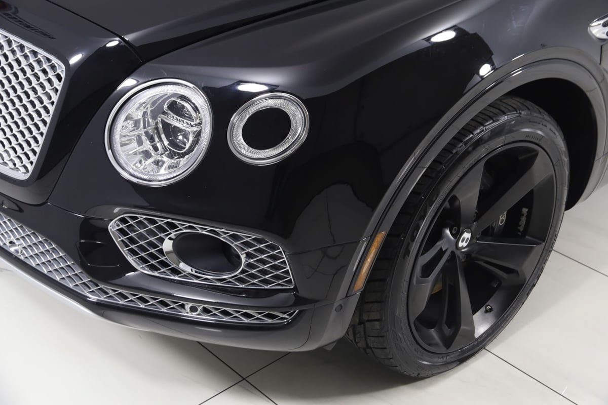 Used 2018 Bentley Bentayga AWD/4WD image 75