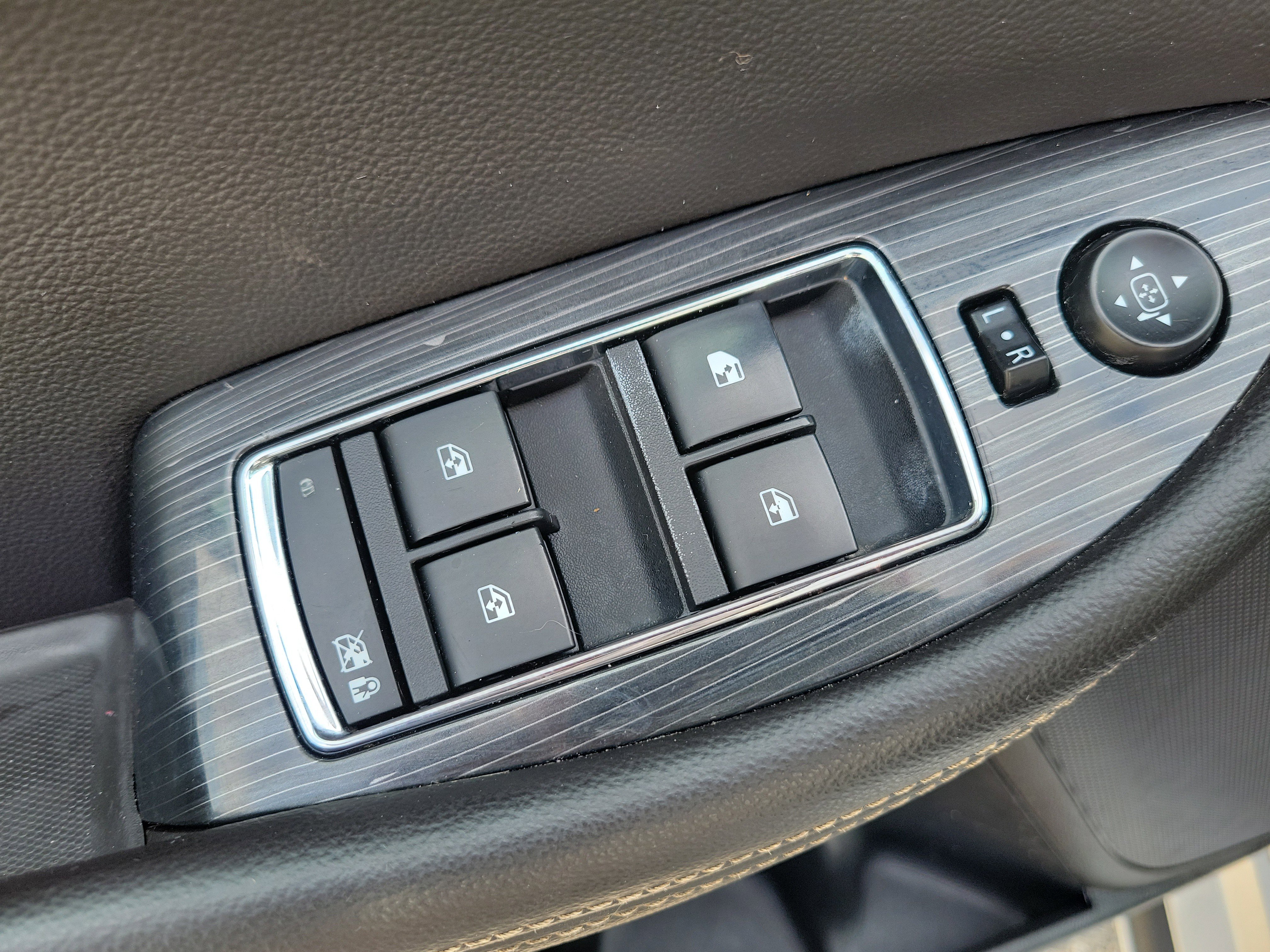 Used 2018 Chevrolet Impala LT image 19