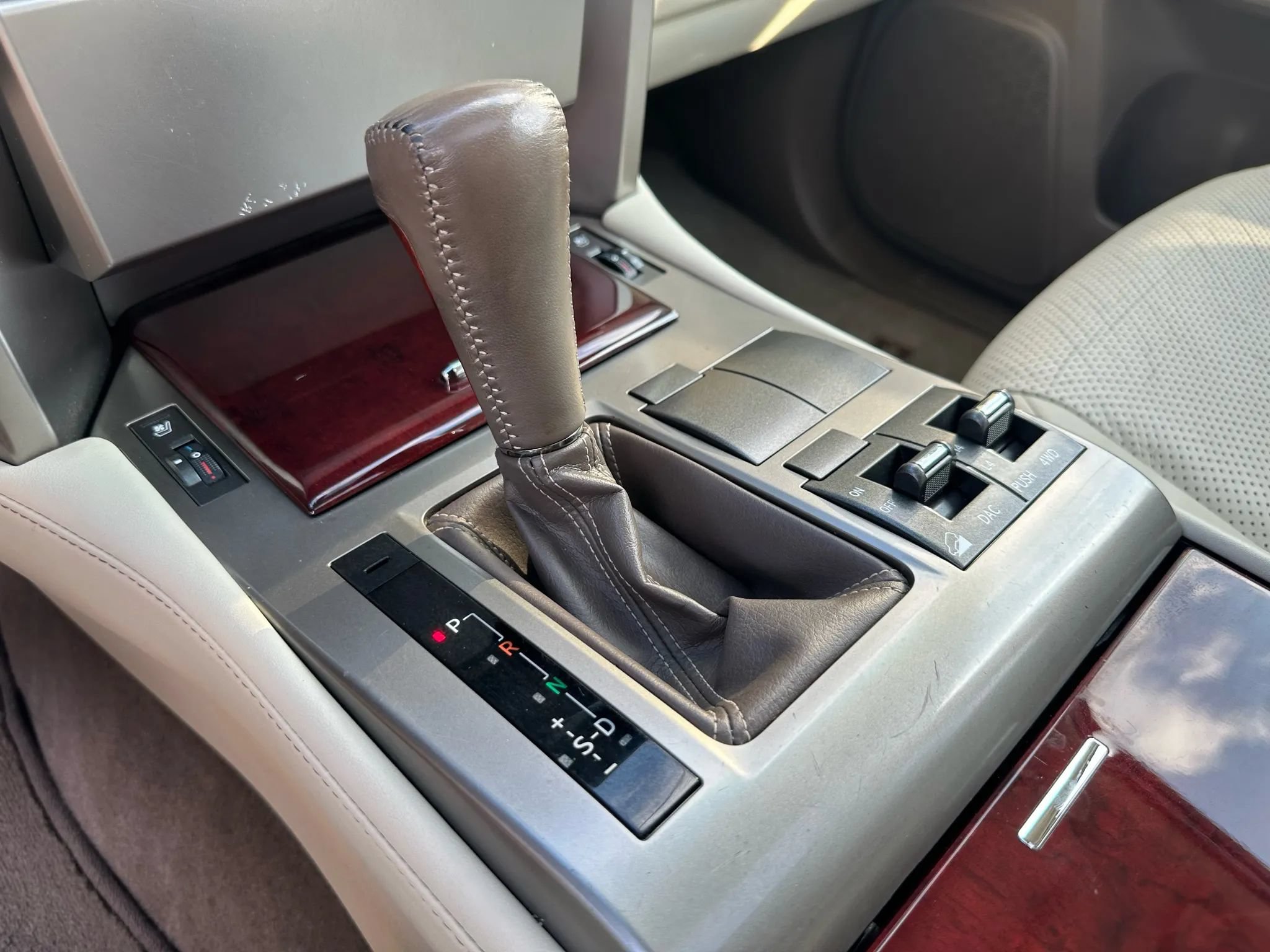 Used 2011 Lexus GX 460 w/ Comfort Plus Pkg AWD/4WD image 37