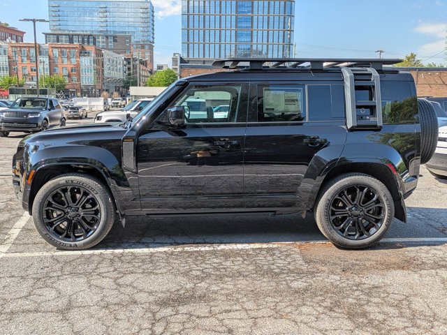 New 2026 Land Rover Defender 110 OCTA image 5