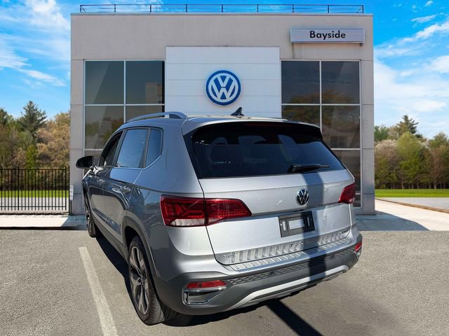 Certified 2022 Volkswagen Taos SEL AWD/4WD image 5