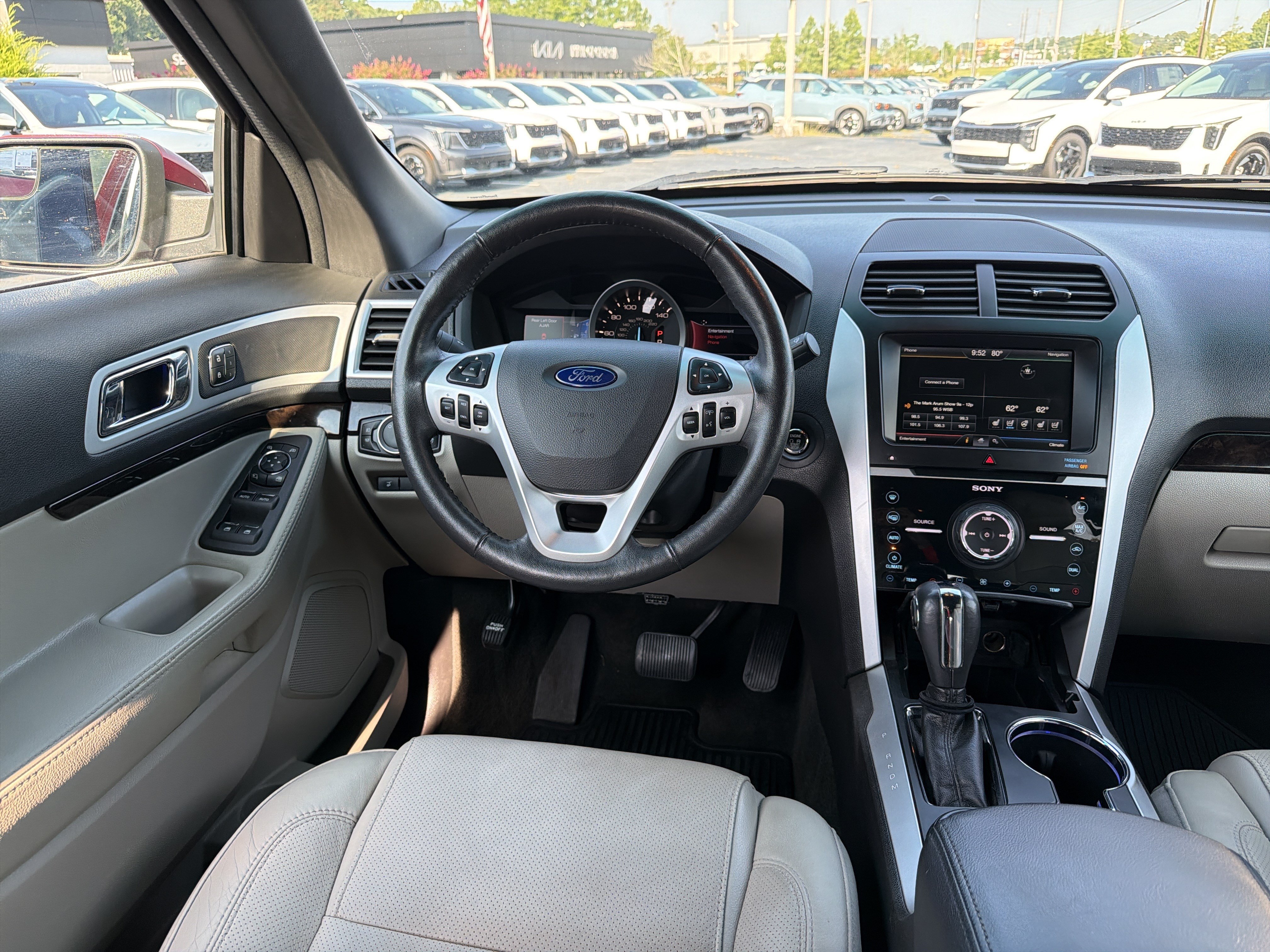 Used 2015 Ford Explorer Limited w/ Equipment Group 301A FWD image 3